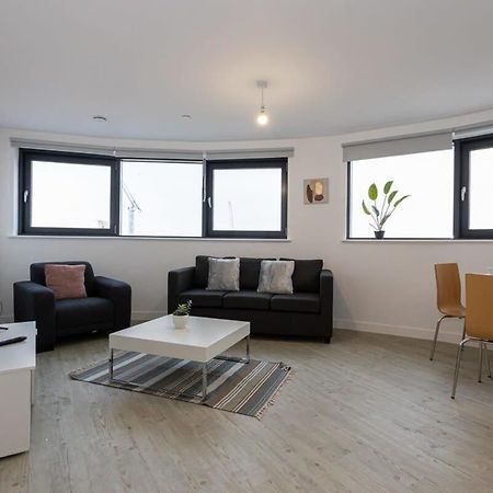 Stunning 2 Bed Apartment In Salford Amazing Views Manchester Buitenkant foto